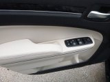 2015 Chrysler 300 C AWD Door Panel