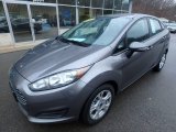 2014 Ford Fiesta SE Sedan Front 3/4 View