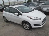 2016 Ford Fiesta SE Hatchback Front 3/4 View