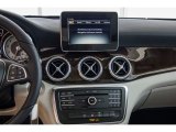 2016 Mercedes-Benz GLA 250 Controls