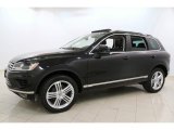 2016 Volkswagen Touareg V6 Executive Front 3/4 View