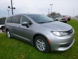 Chrysler Pacifica 2017 Data, Info and Specs