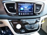 2017 Chrysler Pacifica Touring Controls