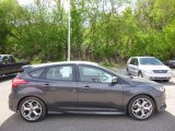 2016 Magnetic Ford Focus ST #112863070