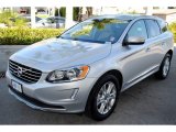 2016 Volvo XC60 T5 Drive-E Front 3/4 View