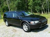 2004 Volvo XC70 AWD Front 3/4 View