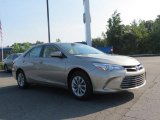 2017 Creme Brulee Mica Toyota Camry LE #114781649