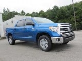 2016 Toyota Tundra SR5 CrewMax Front 3/4 View