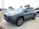 2014 Jeep Cherokee Trailhawk 4x4 Front 3/4 View