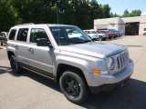 2017 Jeep Patriot Sport 4x4 Front 3/4 View