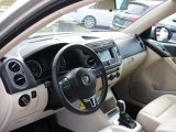 2013 Volkswagen Tiguan SE 4Motion Dashboard