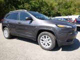 2017 Jeep Cherokee Latitude 4x4 Front 3/4 View