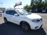 Pearl White Nissan Rogue in 2016