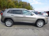 Light Brownstone Pearl Jeep Cherokee in 2017