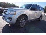 2015 Ford Expedition XLT Front 3/4 View