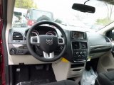 2017 Dodge Grand Caravan SE Black/Light Graystone Interior