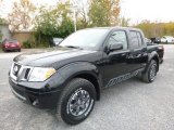 2017 Nissan Frontier Pro-4X Crew Cab 4x4 Front 3/4 View