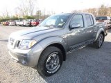 2017 Nissan Frontier Pro-4X Crew Cab 4x4 Front 3/4 View