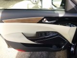 2017 Kia Cadenza Premium Door Panel