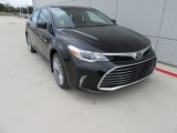 2017 Toyota Avalon Limited Front 3/4 View