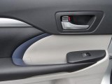 2017 Toyota Highlander XLE Door Panel