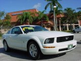 2009 Performance White Ford Mustang V6 Coupe #1173393