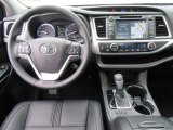 2017 Toyota Highlander SE Dashboard