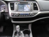 2017 Toyota Highlander SE Controls