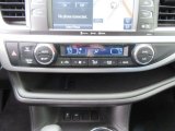 2017 Toyota Highlander SE Controls