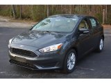 2017 Ford Focus SE Hatch Front 3/4 View