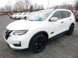 2017 Nissan Rogue SV AWD Front 3/4 View