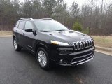 2017 Jeep Cherokee Overland 4x4 Front 3/4 View