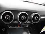 2017 Audi TT S 2.0 TFSI quattro Coupe Controls