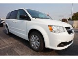 2017 Dodge Grand Caravan SE Front 3/4 View