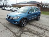 2017 Volkswagen Tiguan SEL 4MOTION Front 3/4 View