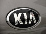 2017 Kia Sorento L Marks and Logos