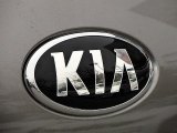 2017 Kia Sorento L Marks and Logos