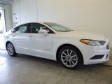 2017 Ford Fusion Hybrid SE Front 3/4 View