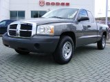 2006 Mineral Gray Metallic Dodge Dakota ST Club Cab #11892348