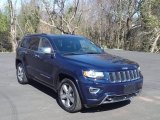 2014 Jeep Grand Cherokee Overland 4x4 Front 3/4 View