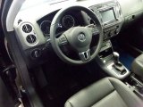 2017 Volkswagen Tiguan Wolfsburg 4MOTION Front Seat