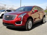 2017 Cadillac XT5 FWD Front 3/4 View
