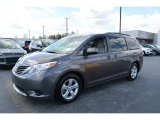 2014 Toyota Sienna LE Front 3/4 View