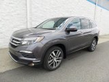 2017 Honda Pilot Touring AWD Front 3/4 View