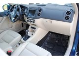 2017 Volkswagen Tiguan S Dashboard