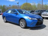 2017 Toyota Camry SE Front 3/4 View