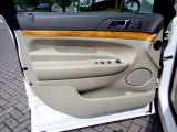 2010 Lincoln MKT FWD Door Panel