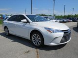 2017 Blizzard White Pearl Toyota Camry XLE #120062452
