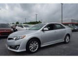 2013 Toyota Camry SE Front 3/4 View