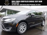2017 Brilliant Black Crystal Pearl Chrysler Pacifica Limited #120324585